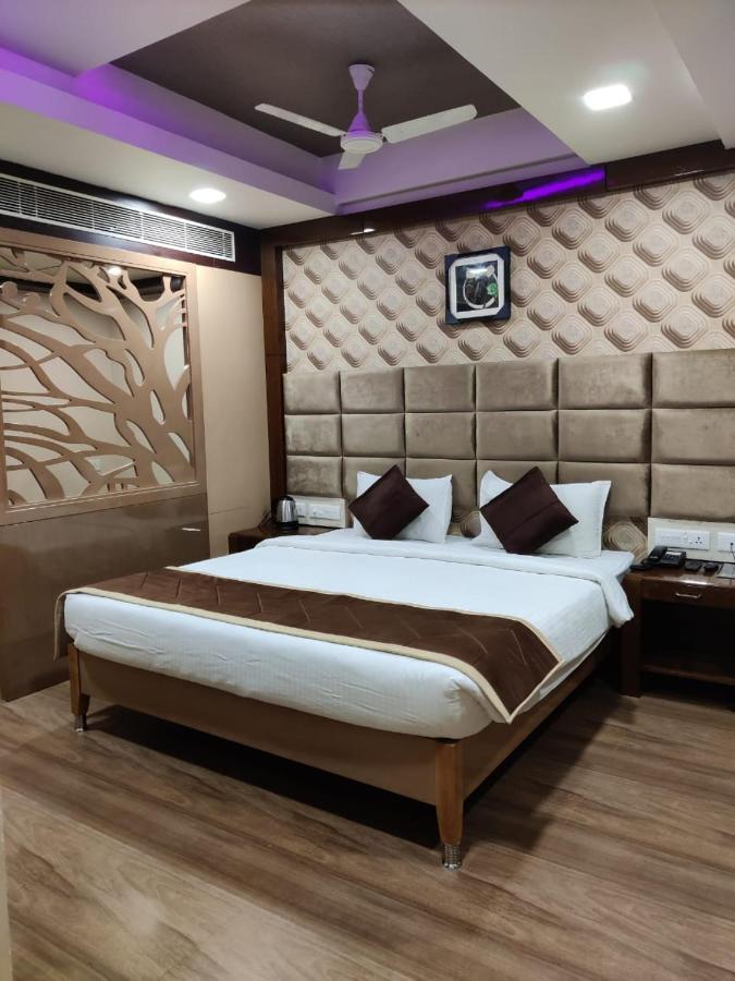 Sri Ram Hotel Tirunelveli Exterior photo