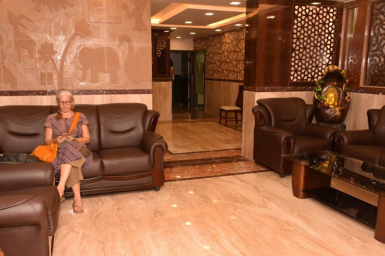Sri Ram Hotel Tirunelveli Exterior photo